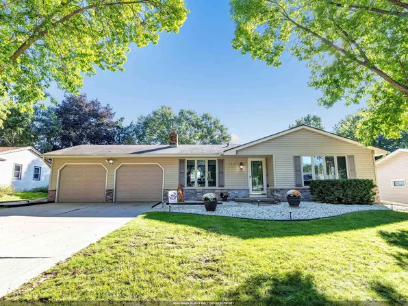 863 Venus Dr, Green Bay, WI 54311