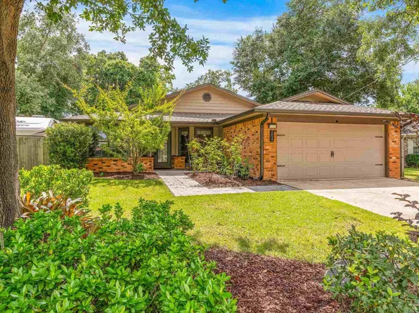 5632 Dove Dr, Pace, FL 32571