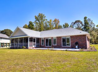 1226 Lesesne Dr, Manning, SC 29102