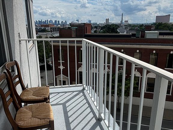 5th image of 30 Chelsea St APT 508