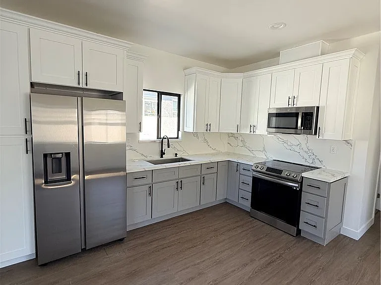 1664 Glen Ave — Photo 14