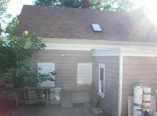 2nd image of 115 Walnut St