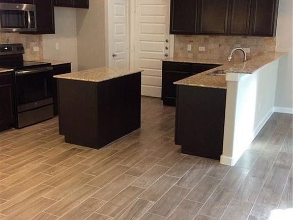 3rd image of 211 Hidden Springs Dr