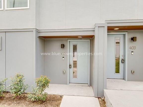 3rd image of 1515 S Akard St #402