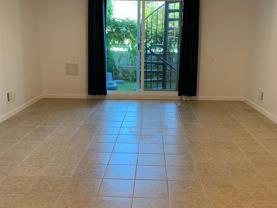 2nd image of 791 Father Capodanno Blvd #1