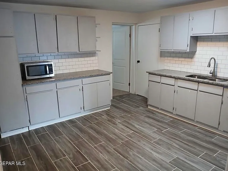 602 Raymundo St — Photo 13