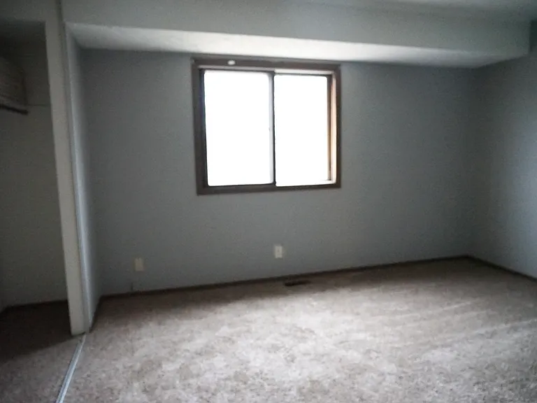 5037 Southwood Cir — Photo 11