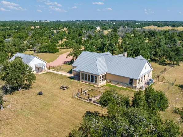 1282 Vintage Oaks Dr, Doss, TX 78618