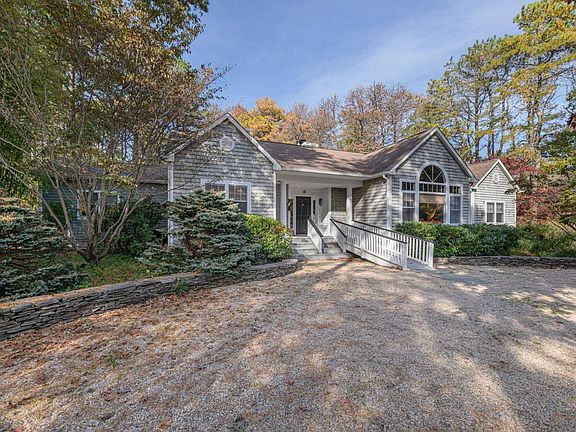 2nd image of 1 Deer Haven Ct
