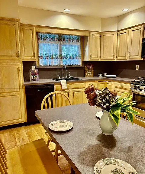 620 N Midland Ave — Photo 5