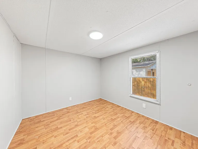 698 Persimmon St — Photo 15