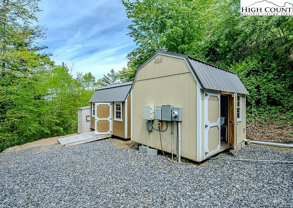 1st image of 474E Ray Miller Rd