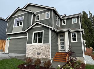 575 SW Fairway Dr, Oak Harbor, WA 98277