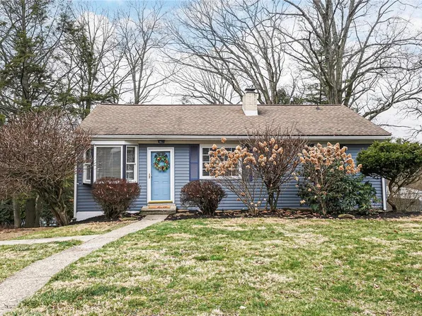 1071 Crest Dr, Crescent, PA 15046