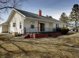 8037 N Raymond Rd, Dunkerton, IA 50626