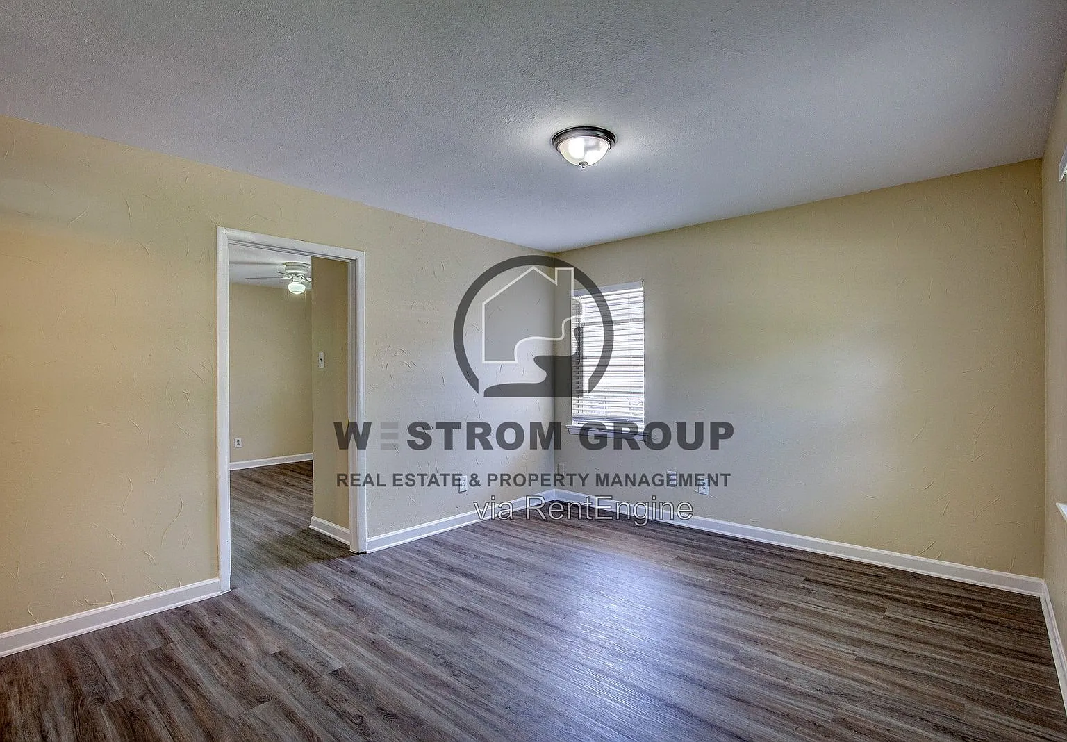 3 bed, 1.0 bath, 910 sqft, $1,845 — Photo 4