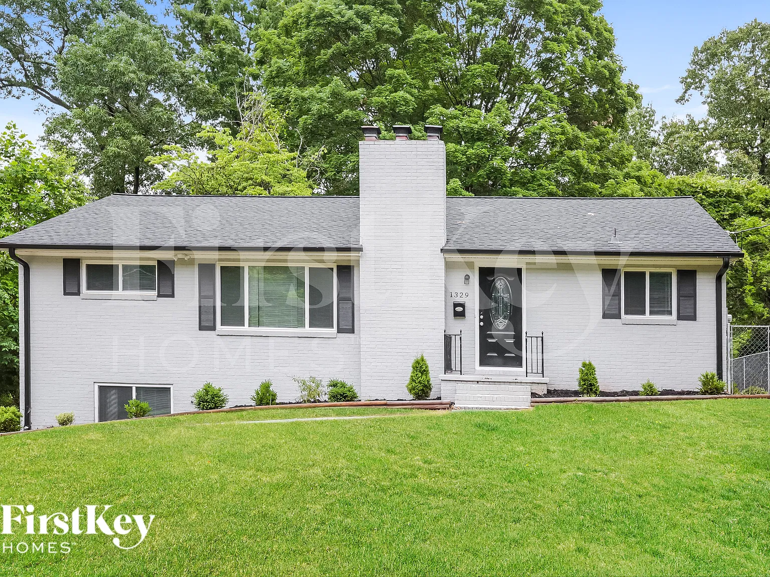 3 bed, 2.5 bath, 2088 sqft, $2,300 — Photo 1