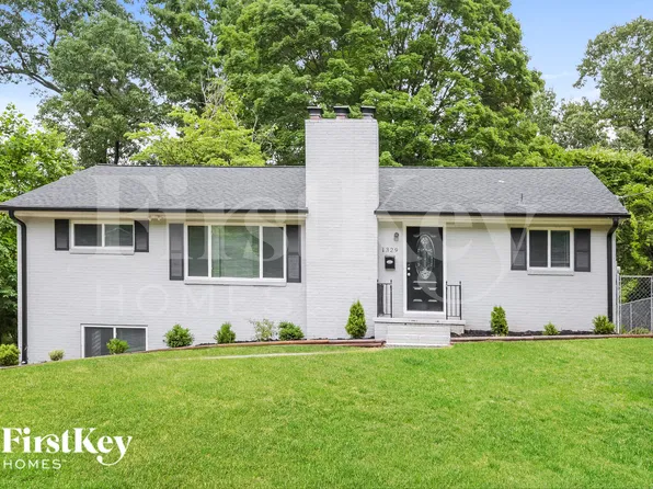 1329 Berwick Rd, Winston Salem, NC 27103