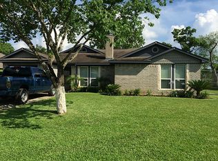 5608 Winding Brook Dr, Dickinson, TX 77539