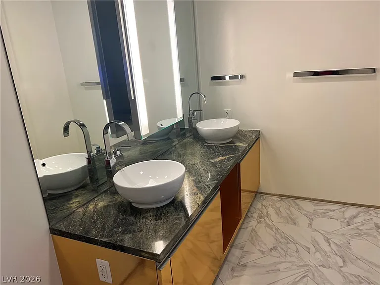 3726 Las Vegas Blvd S #811 — Photo 31