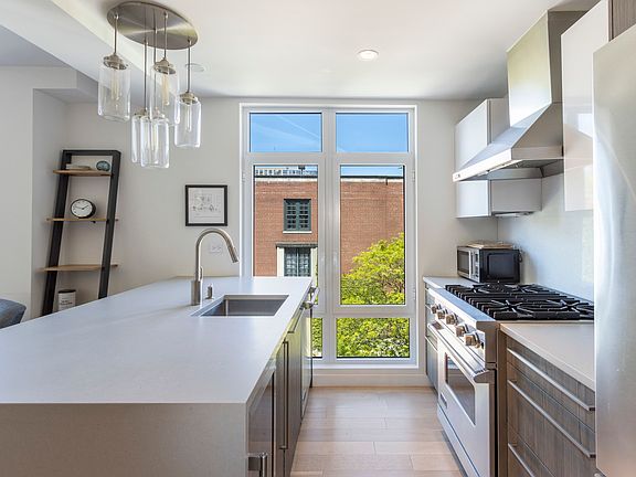 4th image of 952 Columbus Ave #4C
