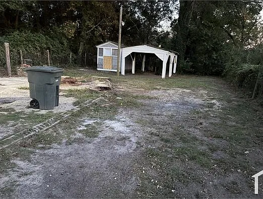2 bed, 1100 sqft, $1,300 — Photo 2