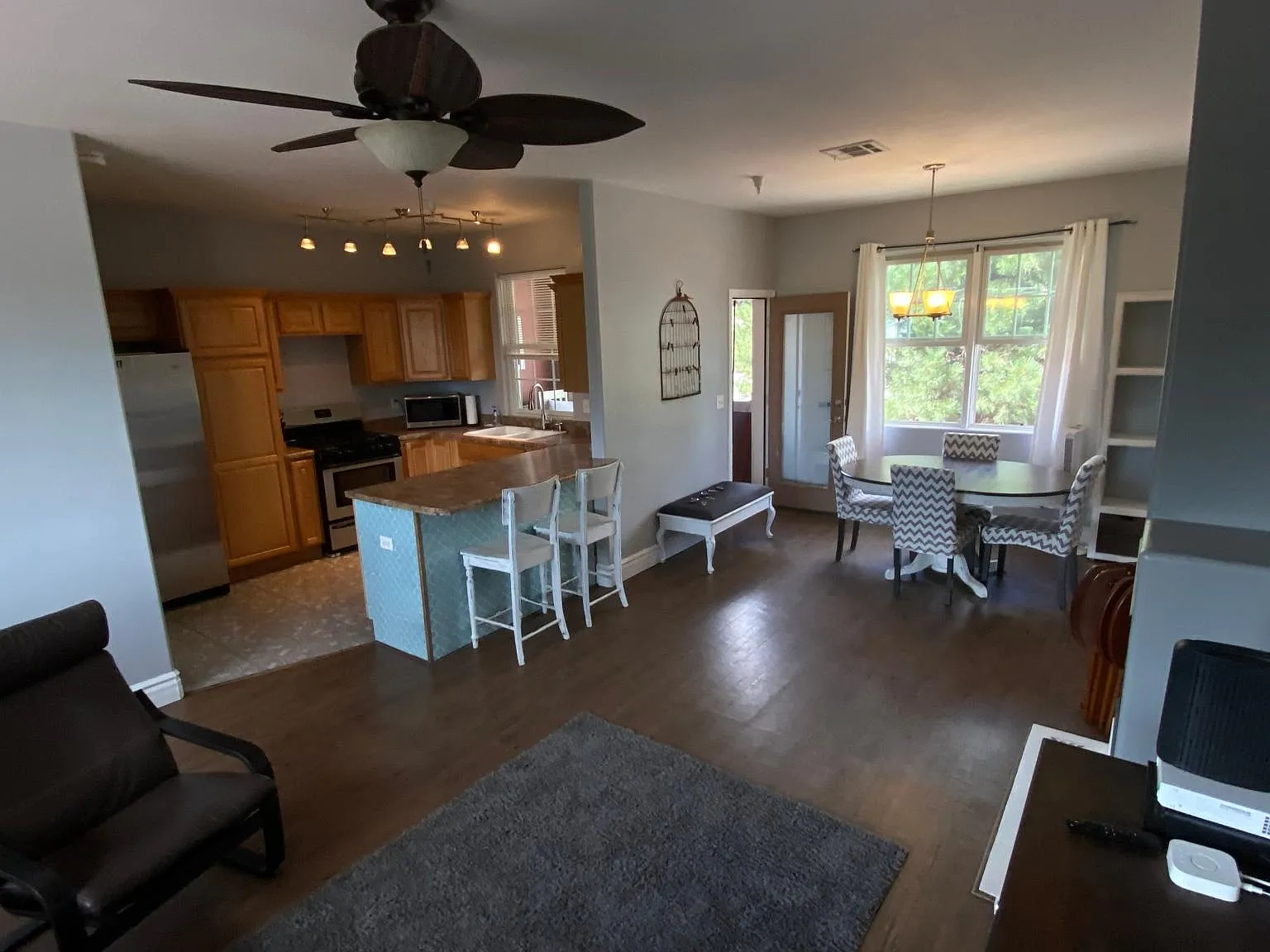 2431 W Silverton Dr — Photo 3