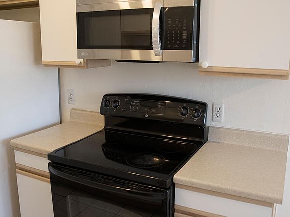 4th image of 121 Sinclair Ave Unit 238