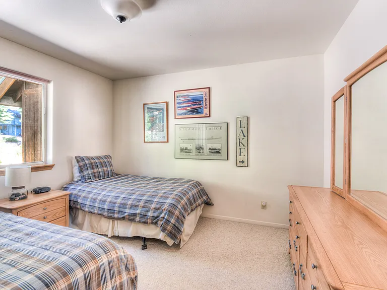 5669 Uplands Rd — Photo 15