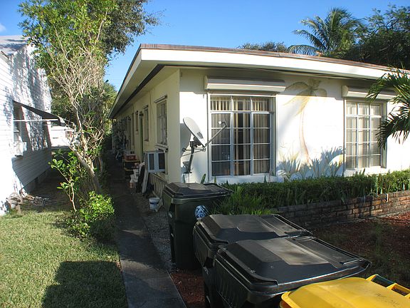 2nd image of 214 S Palmway APT 1