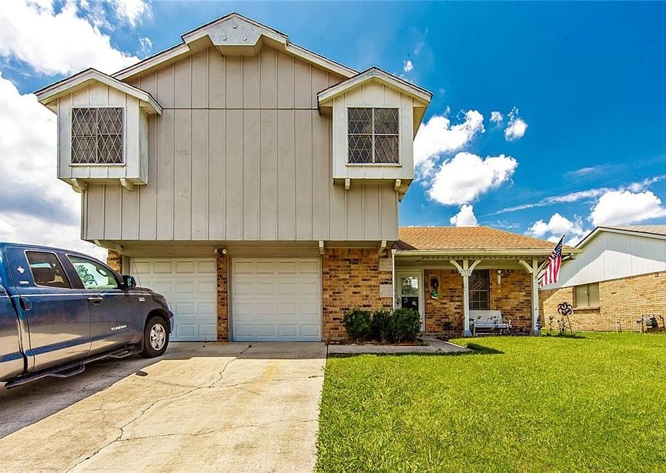 1st image of 2339 Holiday Dr