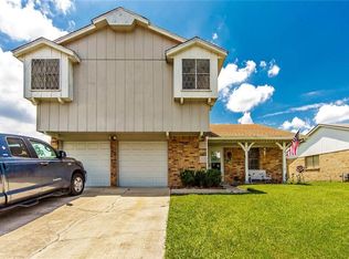 2339 Holiday Dr, New Orleans, LA 70114
