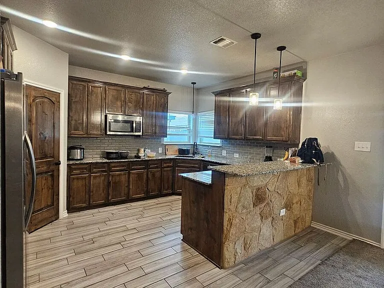 5304 La Terraza Ln — Photo 3