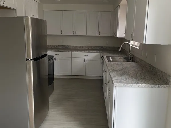 389 S Ivy St, Canby, OR 97013