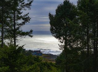 745 Upper Pacific Dr, Whitethorn, CA 95589