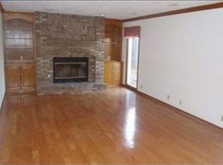 633 N 155th Ave, Omaha, NE 68154