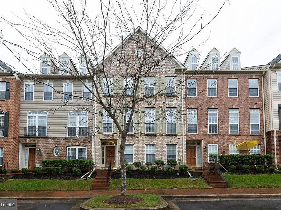 1st image of 15807 Buxton Pl