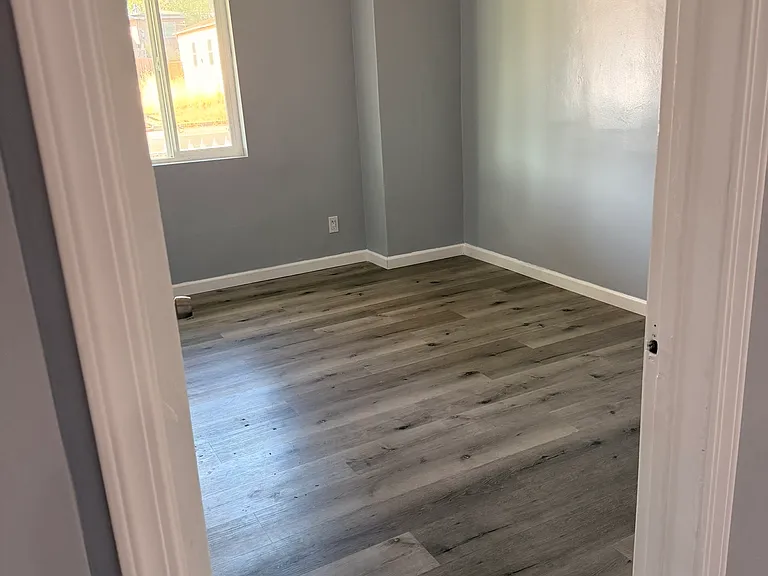 5265 Pirotte Dr — Photo 6