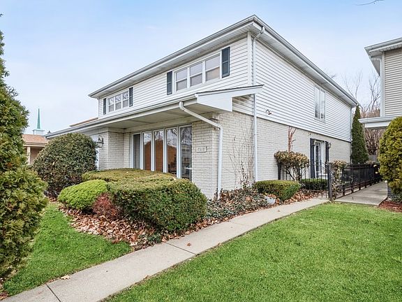 3rd image of 4918 Pratt Ave