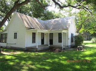 131 N 2nd St, Walnut Springs, TX 76690