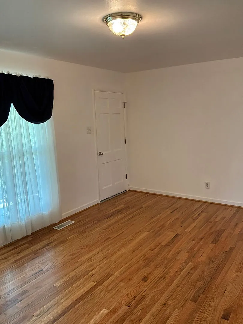 Move in Ready — Photo 3
