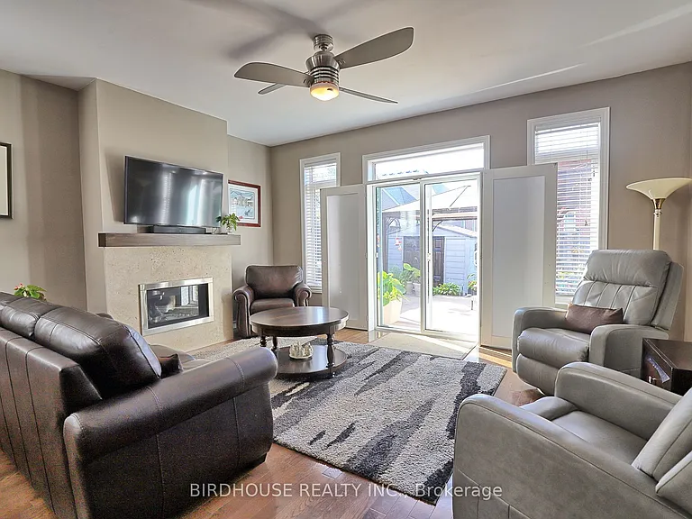 21 Ellis Cres — Photo 9