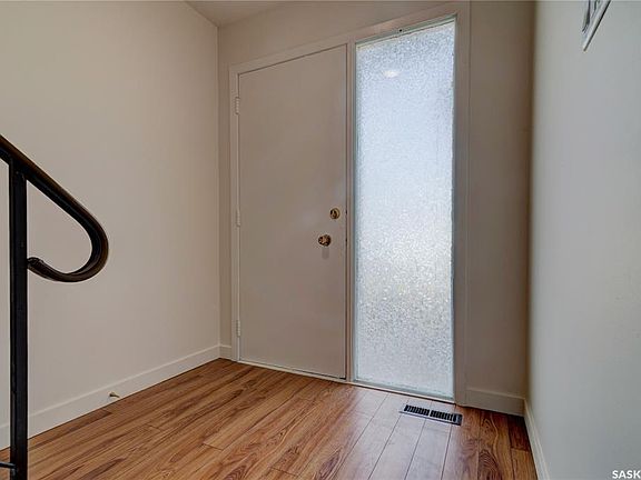 4th image of 25 Spruceview ROAD
