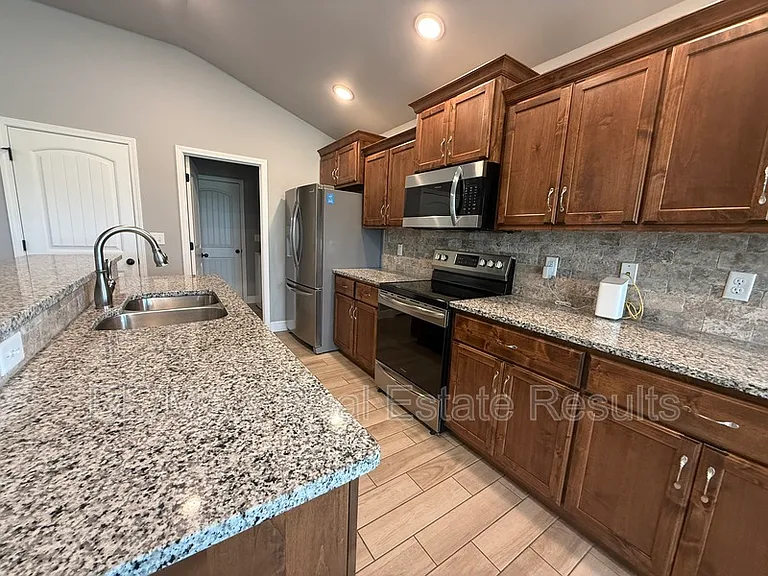 700 Gala Cir — Photo 7