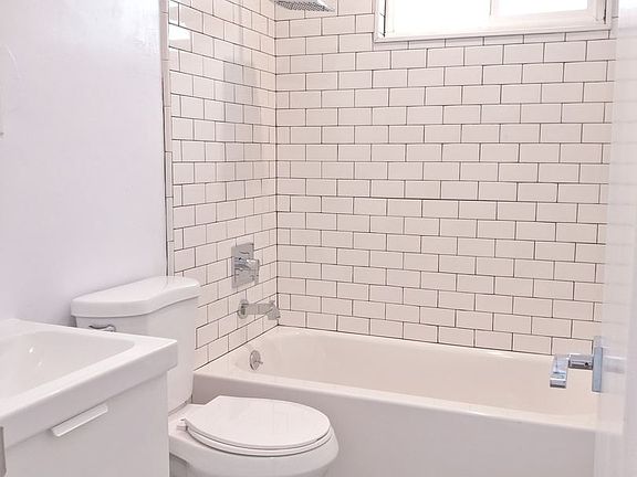 5th image of 127 Rosemont Ave APT 3