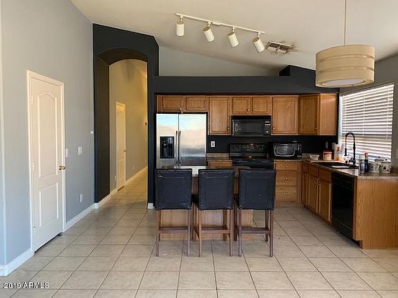 4th image of 43994 W Wade Dr