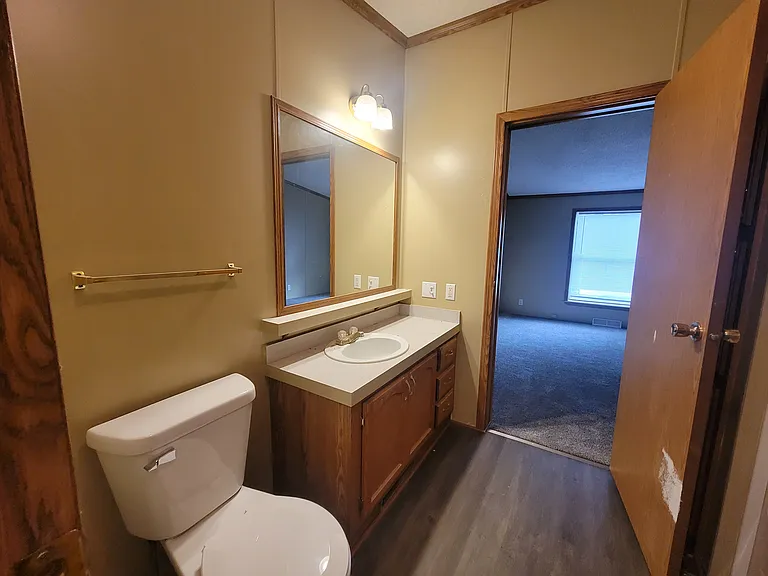211 E 1st St #33 — Photo 17