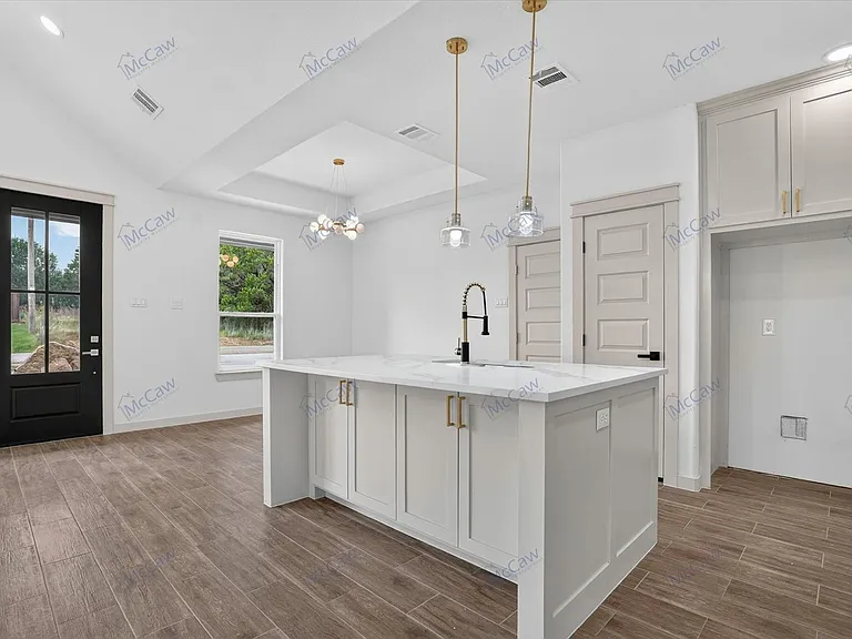 5849 Black Pine Cir — Photo 8