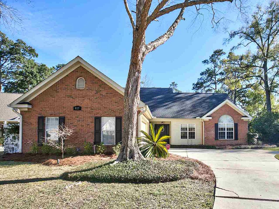 2nd image of 917 Hillcrest Ct