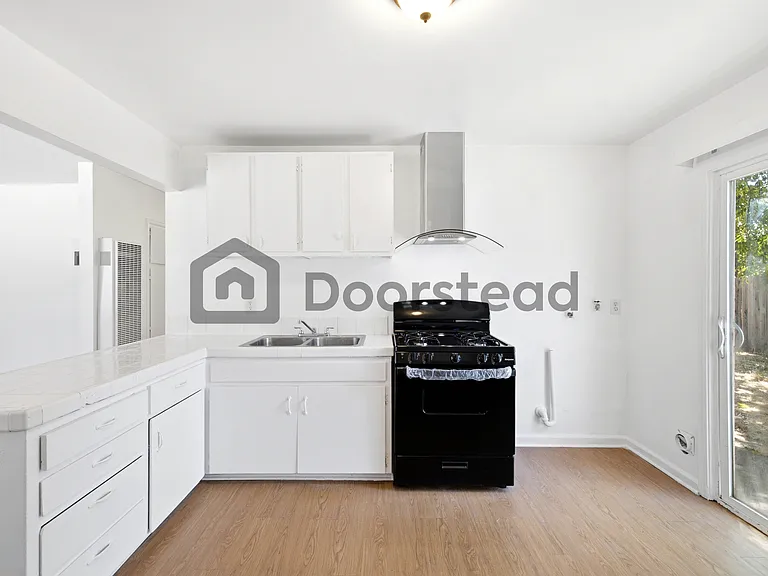 1710 Kenwood St #3 — Photo 13